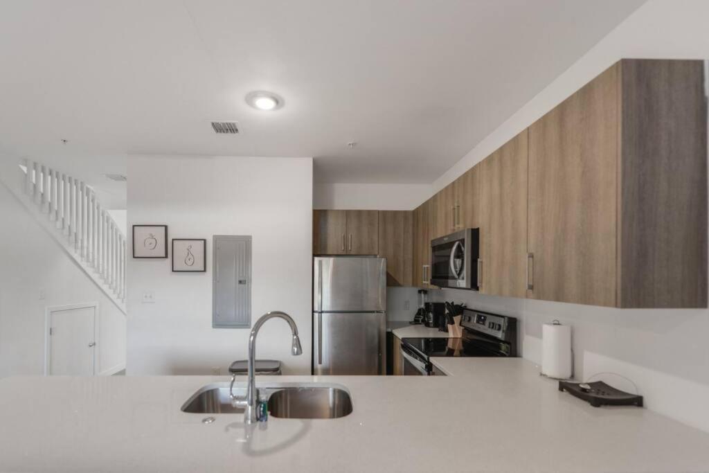 Wonderful Townhouse With 3 Bedrooms Маями Екстериор снимка